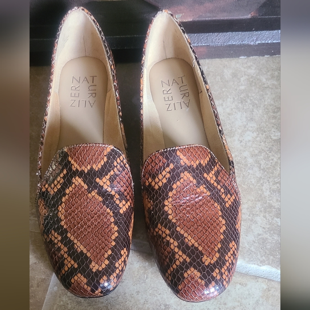 NATURALIZER EMILINE BROWN slip on loafers- NEW